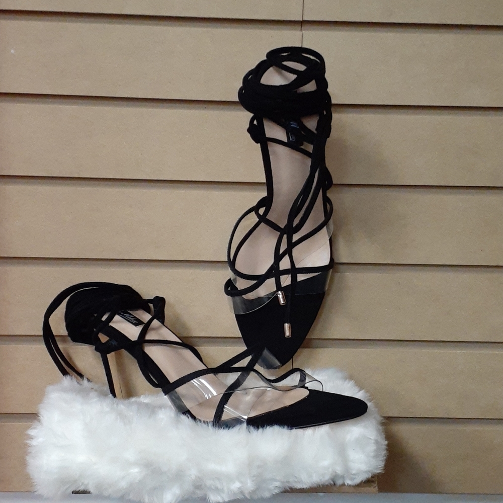 Heels that lace up your leg
